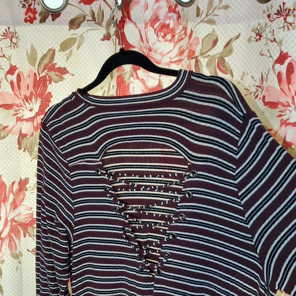 American Eagle Outfitters Black, Maroon and White Striped Top - Picture 8 of 8
